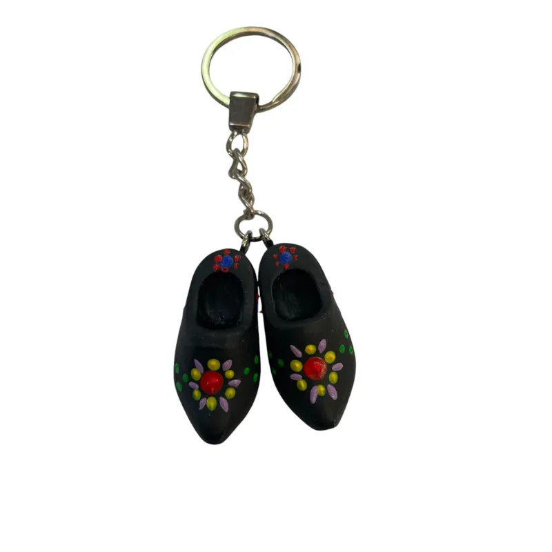 Sleutelhanger Klompje met 2 klompjes en Staphorster Stipwerk – Zwart (4 cm) nr. 1